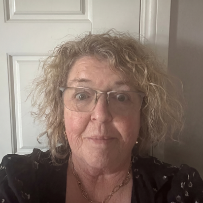 Jackie - Onyx’s Client & Operations Coordinator, support the team in any way they may need.